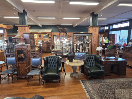 Auction 196: Antique, Collectables & Jewellery Sunday 27th July 11am