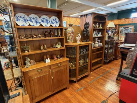 Auction 213: Online Only Estate, Cameras & Collectibles Auction Sunday 8th March 11am